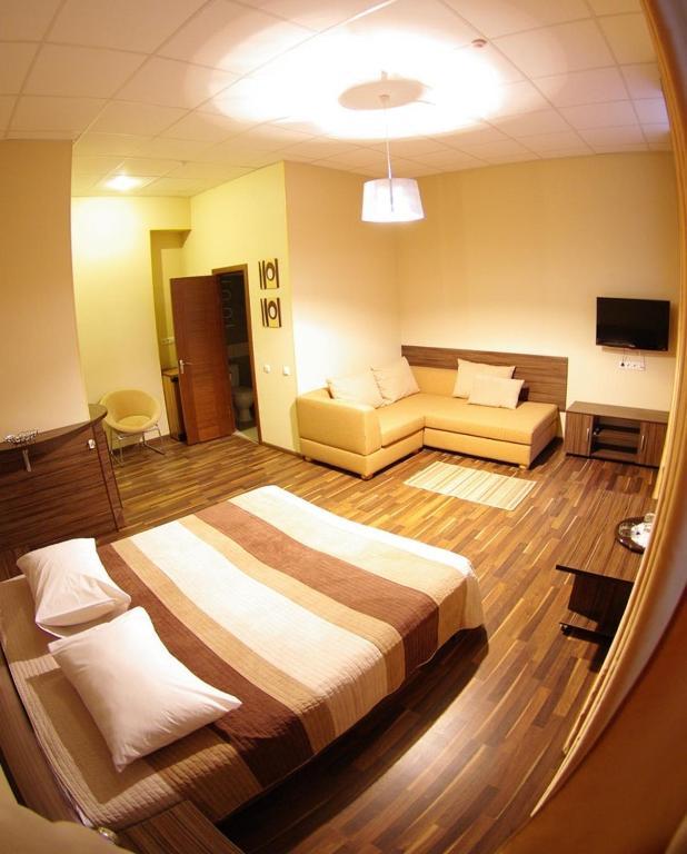 Hotel Darnitskiy Kiew Zimmer foto